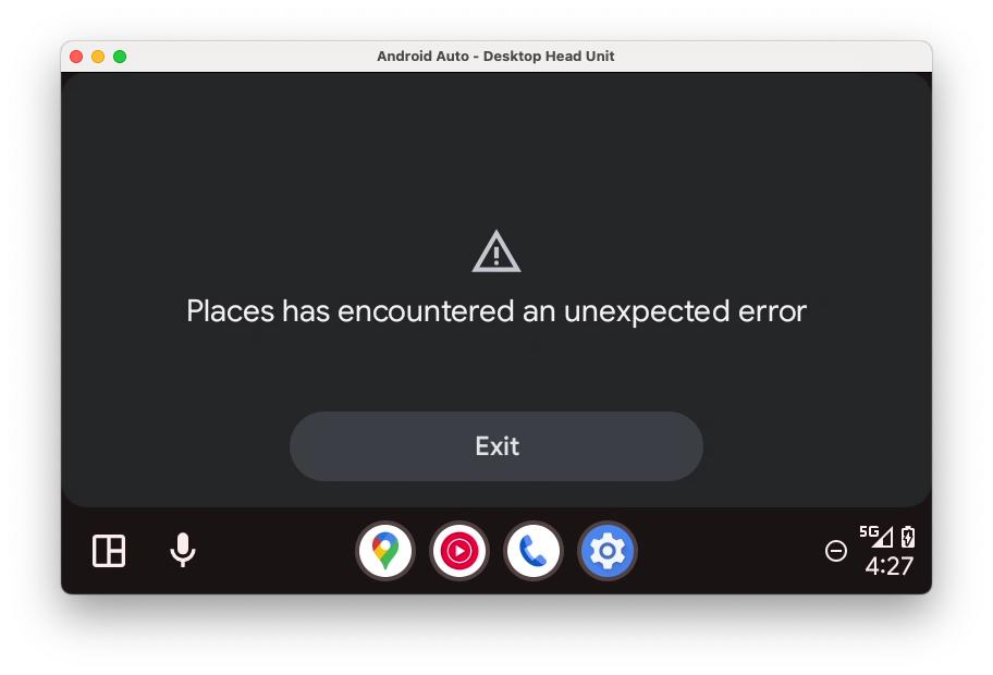 Xuất hiện màn hình lỗi với thông báo "Android Auto has encountered an unexpected error" ("Android Auto đã gặp lỗi không mong muốn"). Có một nút chuyển gỡ lỗi ở góc trên bên phải màn hình.