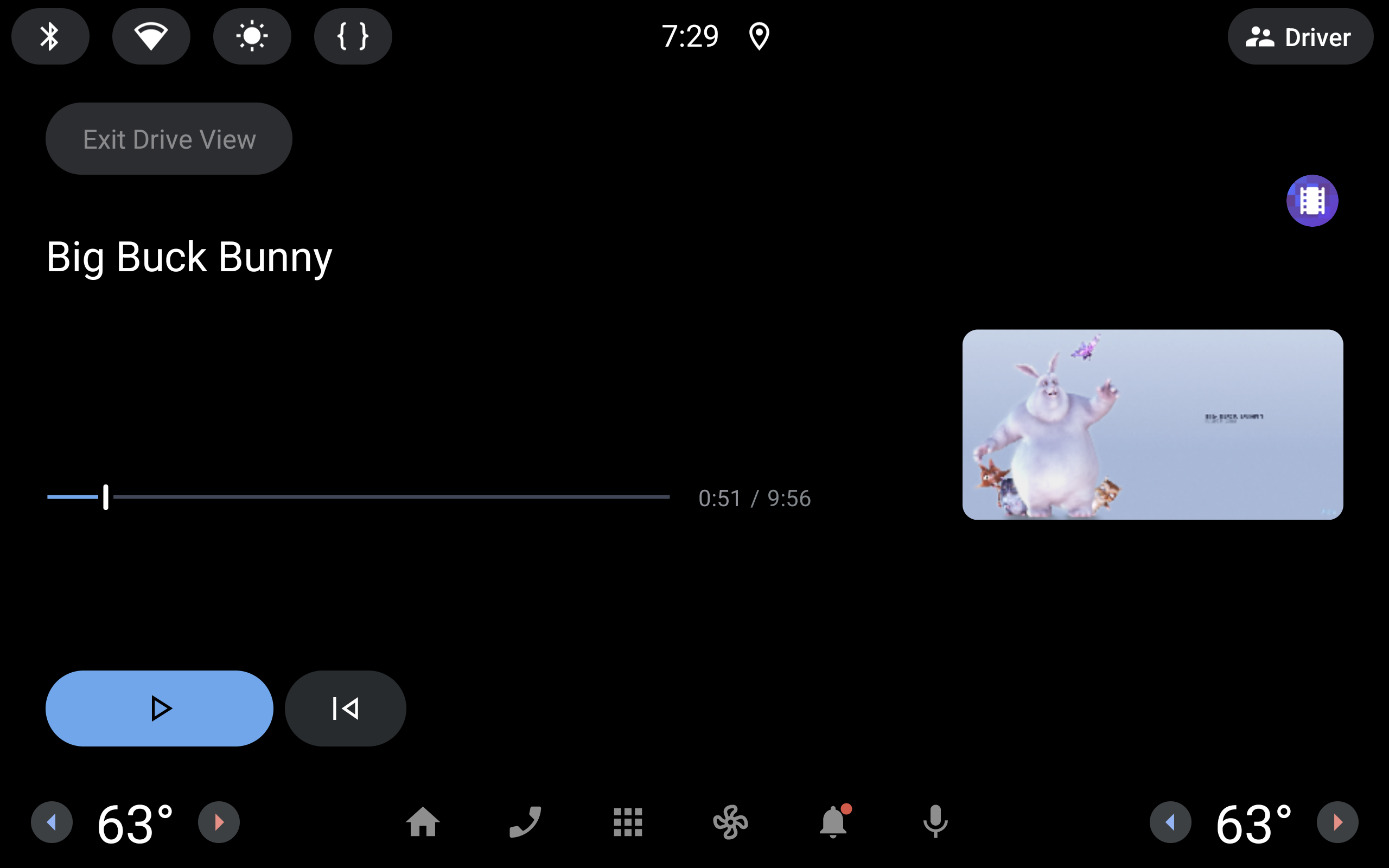 Controlli di riproduzione ottimizzati per la guida per un'app che supporta l'audio durante la guida.